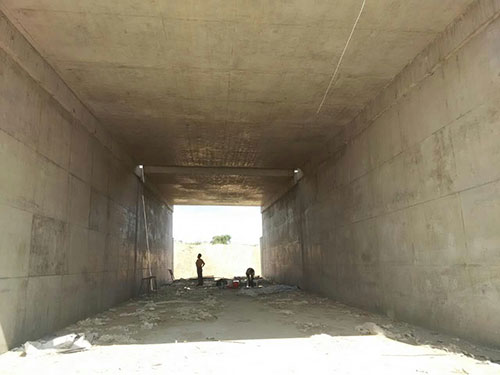 河南涵洞过道防清水混凝土1
